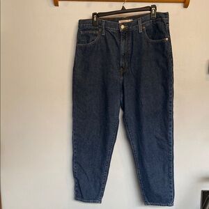 Levi - High Waisted Mom Jean - W32 L27